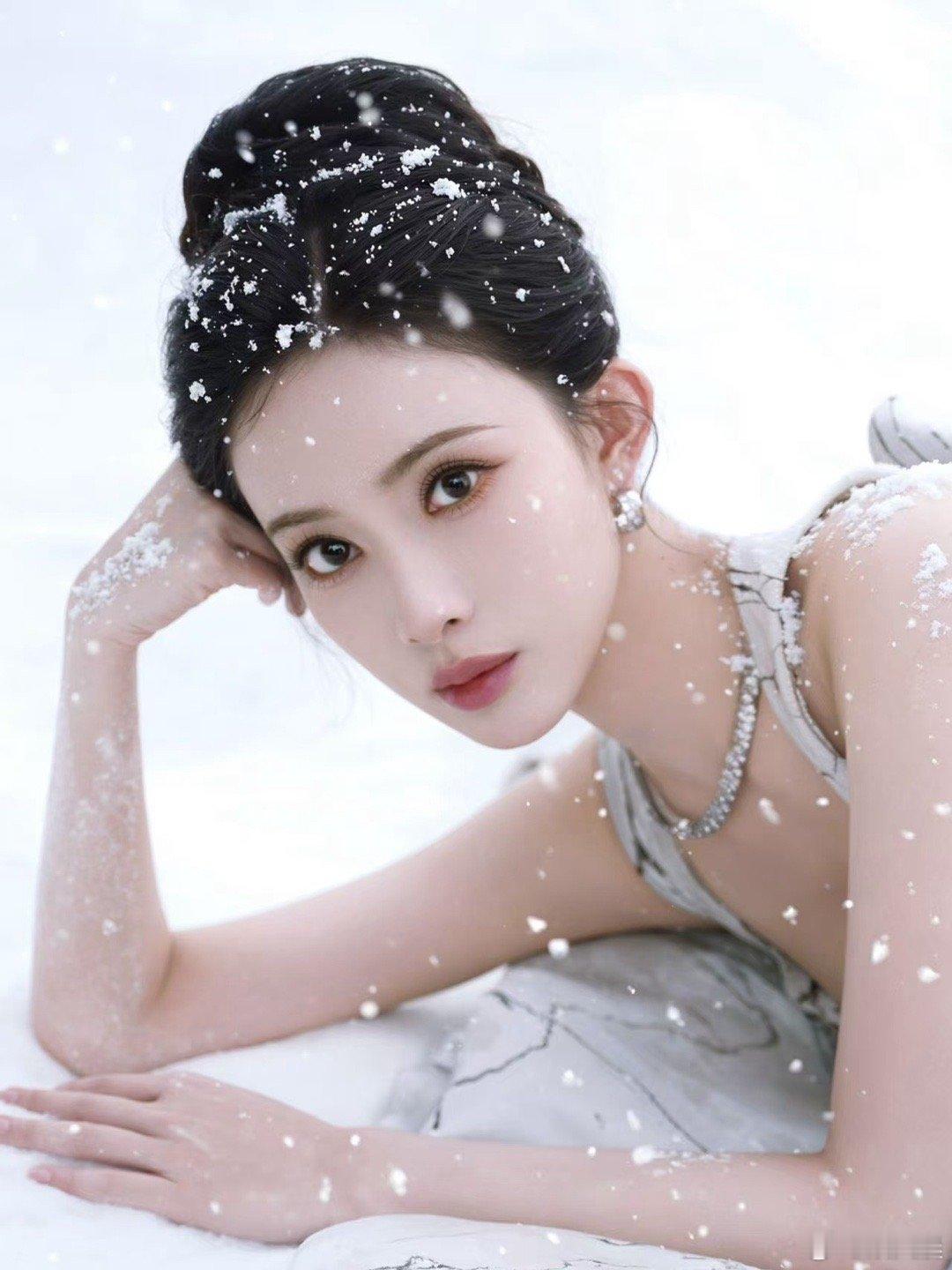 孟子义尖叫之夜红毯生图孟子义最想变成冰淇淋 红毯上的孟子义，是冰雪女王本尊！生图