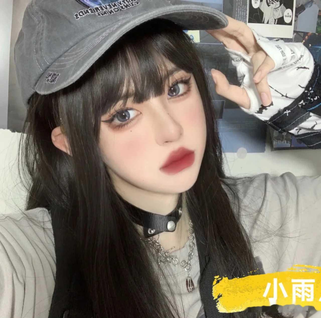 长大以后你会发现，跟朋友、亲戚、同事，甚至家人，都不能表露出自己真实的情感，每说