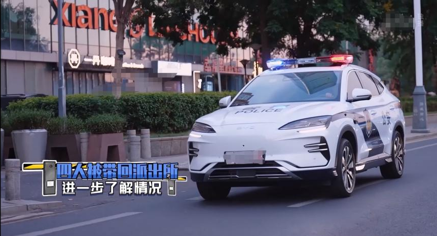 最近追《守护解放西》第六季，比亚迪凭硬核实力出圈：镜头里来来回回出现的警车，好多