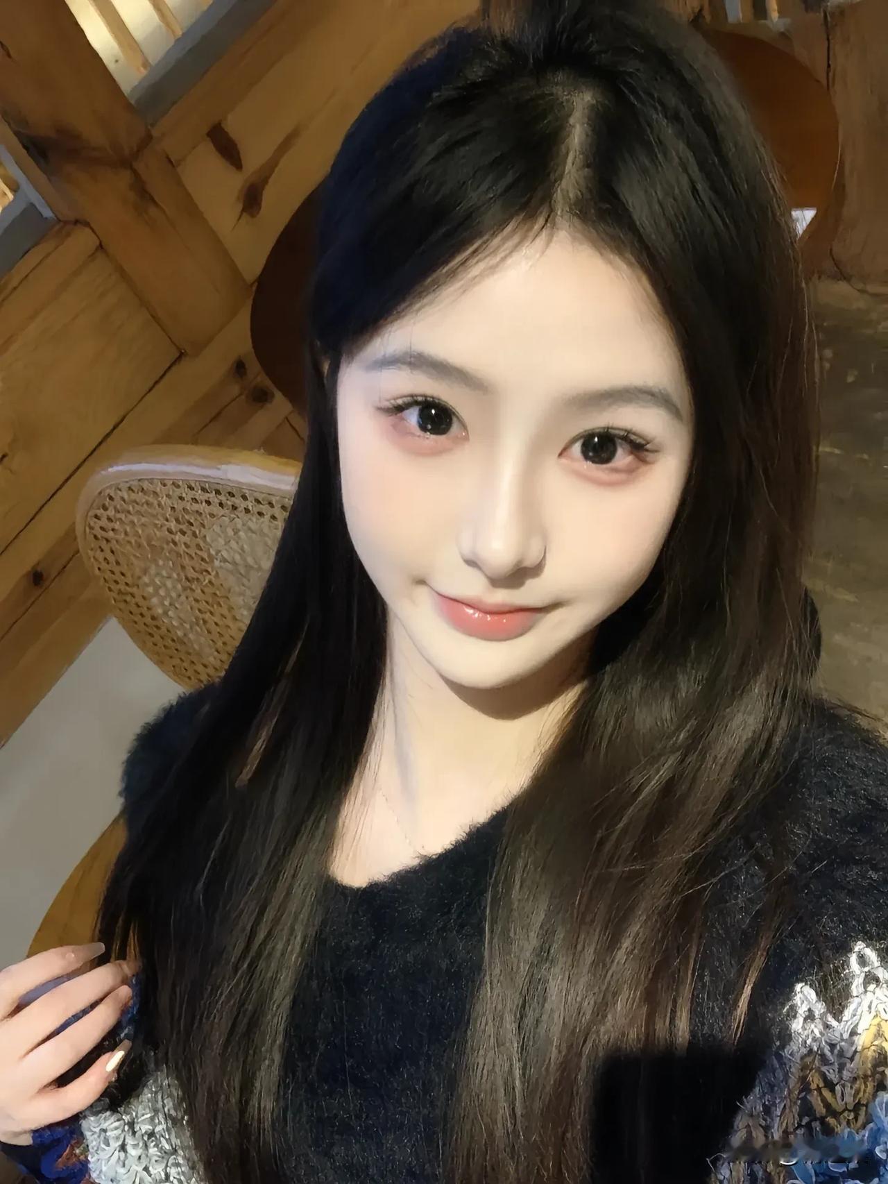 笑靥如花，倾国倾城。