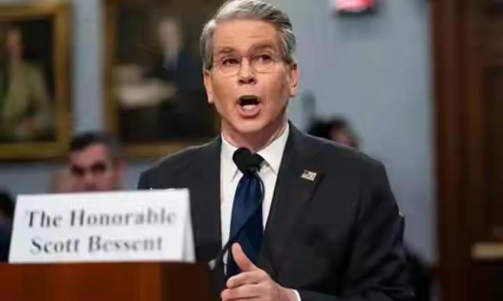 不想访华了？特朗普召回美驻华大使，贝森特放话：中国“不可靠”。

原本4月初的访