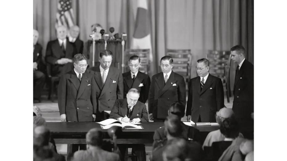 1951年9月4日，美国在‌排除中国参加‌的情况下，于旧金山强行召开对日和会，并