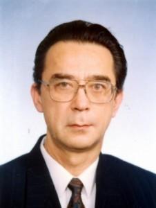 1963年，中国石油专家王德民教授因为长得太帅，被很多女生倒追，他却不胜其烦，便