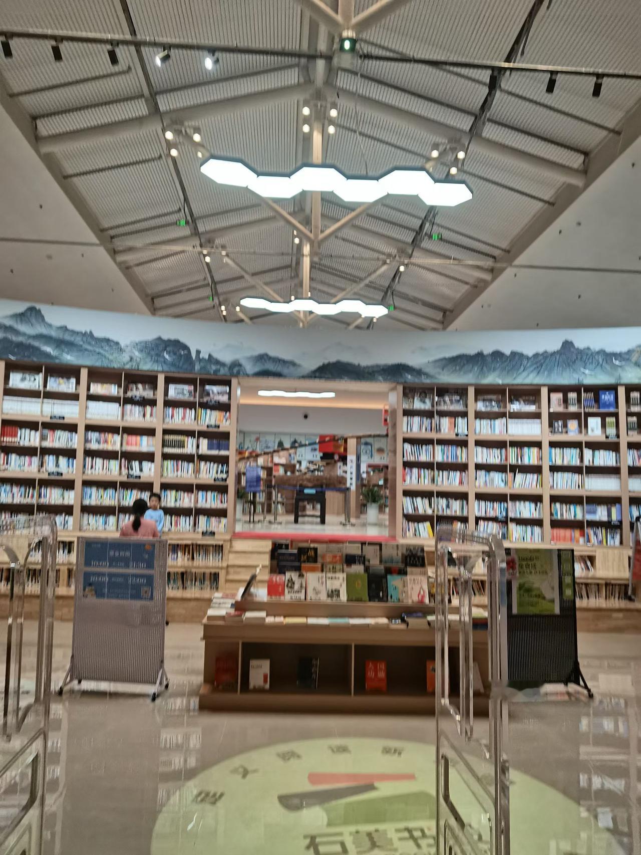 没事儿闲得慌了，就往图书馆科技馆和公园里跑，跑着跑着就有良好目标有正确的事儿做了