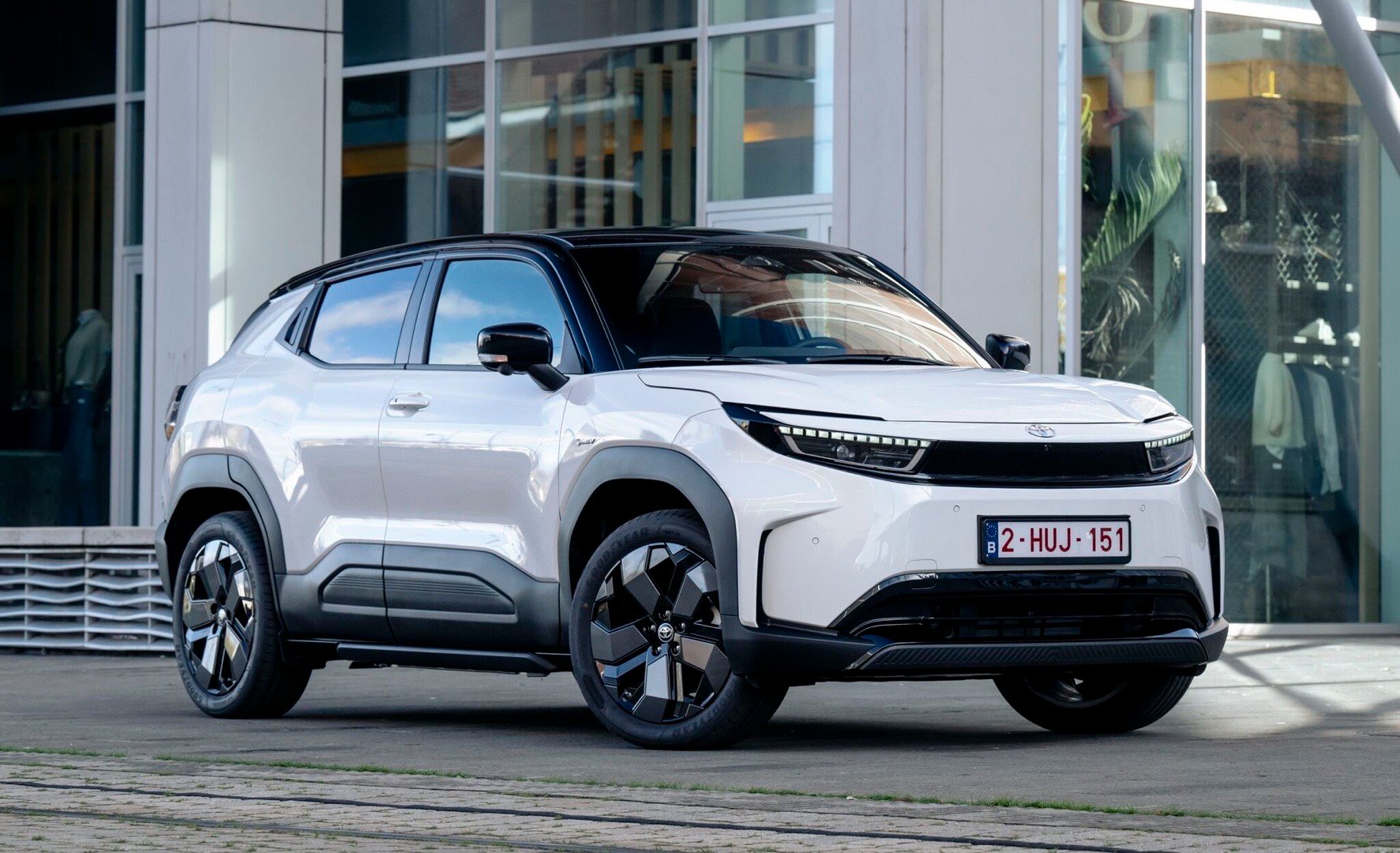 丰田在欧洲市场投放电动车型“城市巡洋舰”。这是不是第一款配备比亚迪电池的丰田汽车