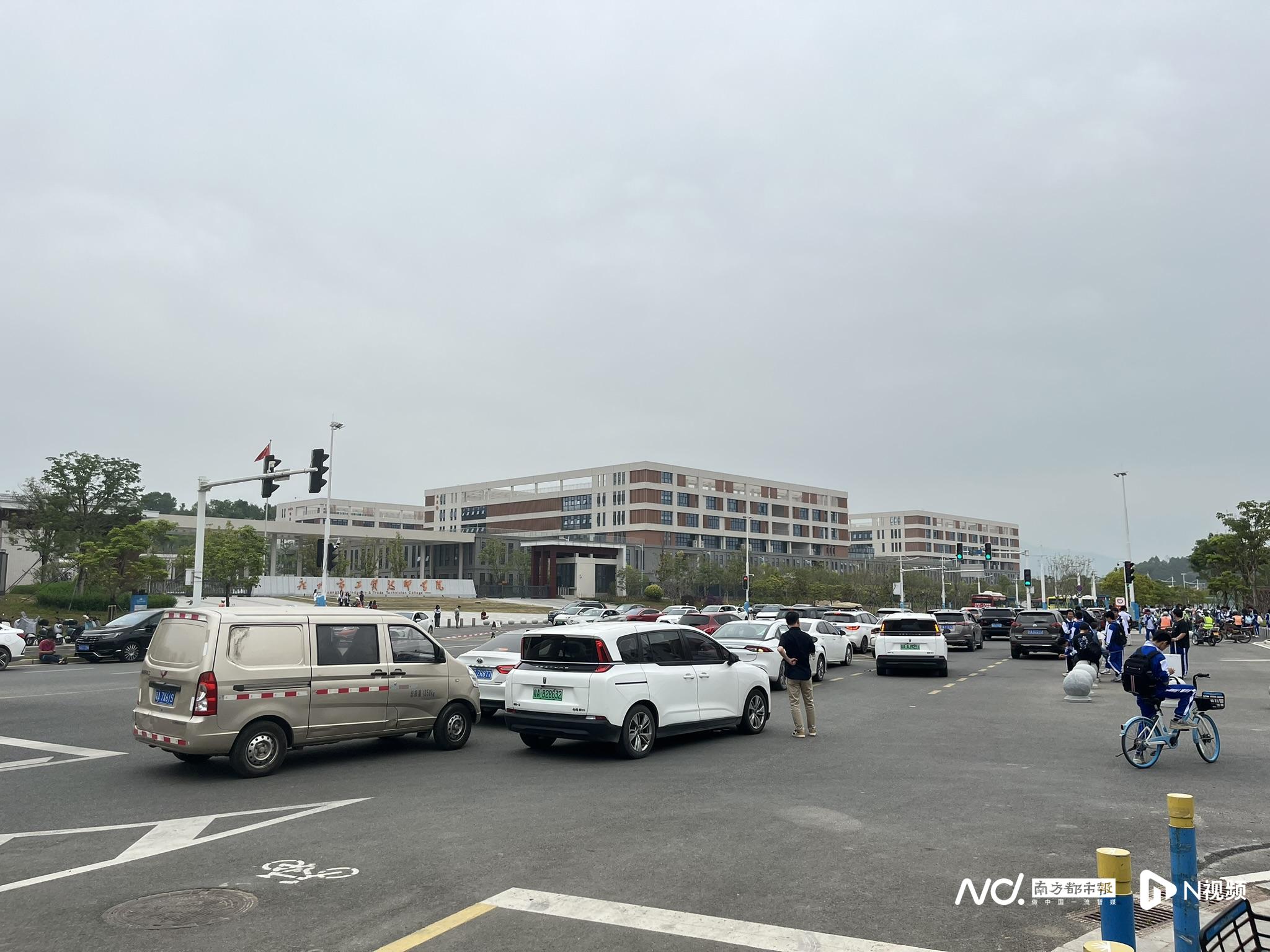 记者暗访：广州科教城学生出行难，多部门介入整改