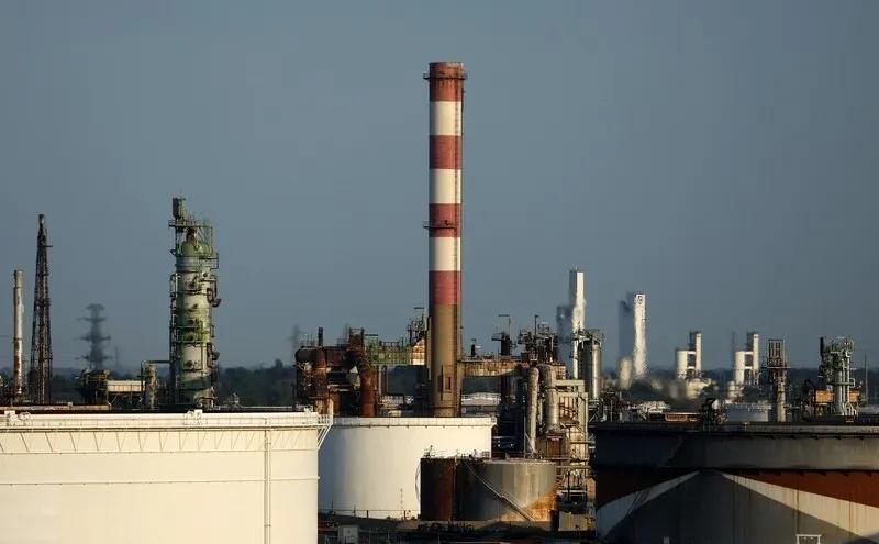 霍尔木兹海峡一封，全球都跟着揪心。卡塔尔现在跳出来要推动恢复通行，这事看着是外交