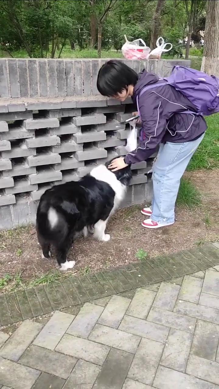 素颜也不一样。