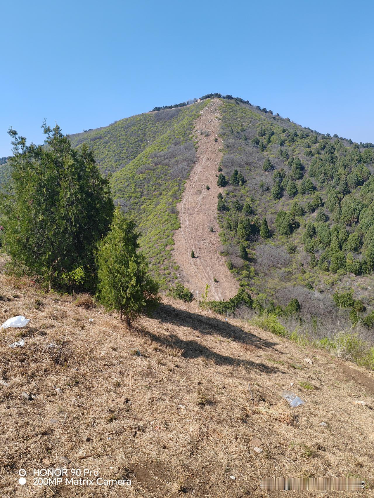 最近去徒步打卡了天津蓟州狐狸峪，还挑战了绝望坡，那体验真是绝了！狐狸峪在蓟州区官