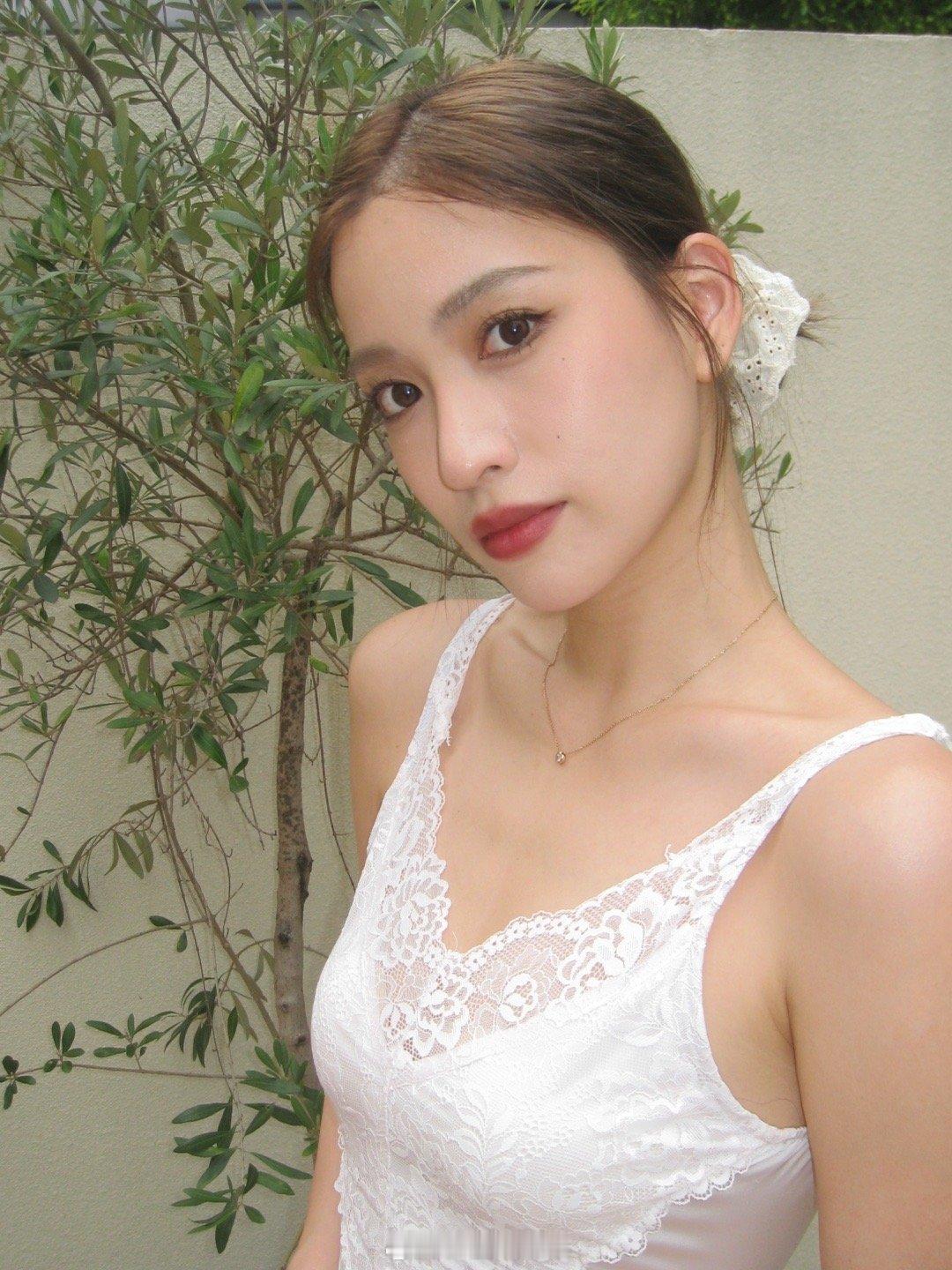 看起来温柔又强壮，很有力 很满意。 ​​​