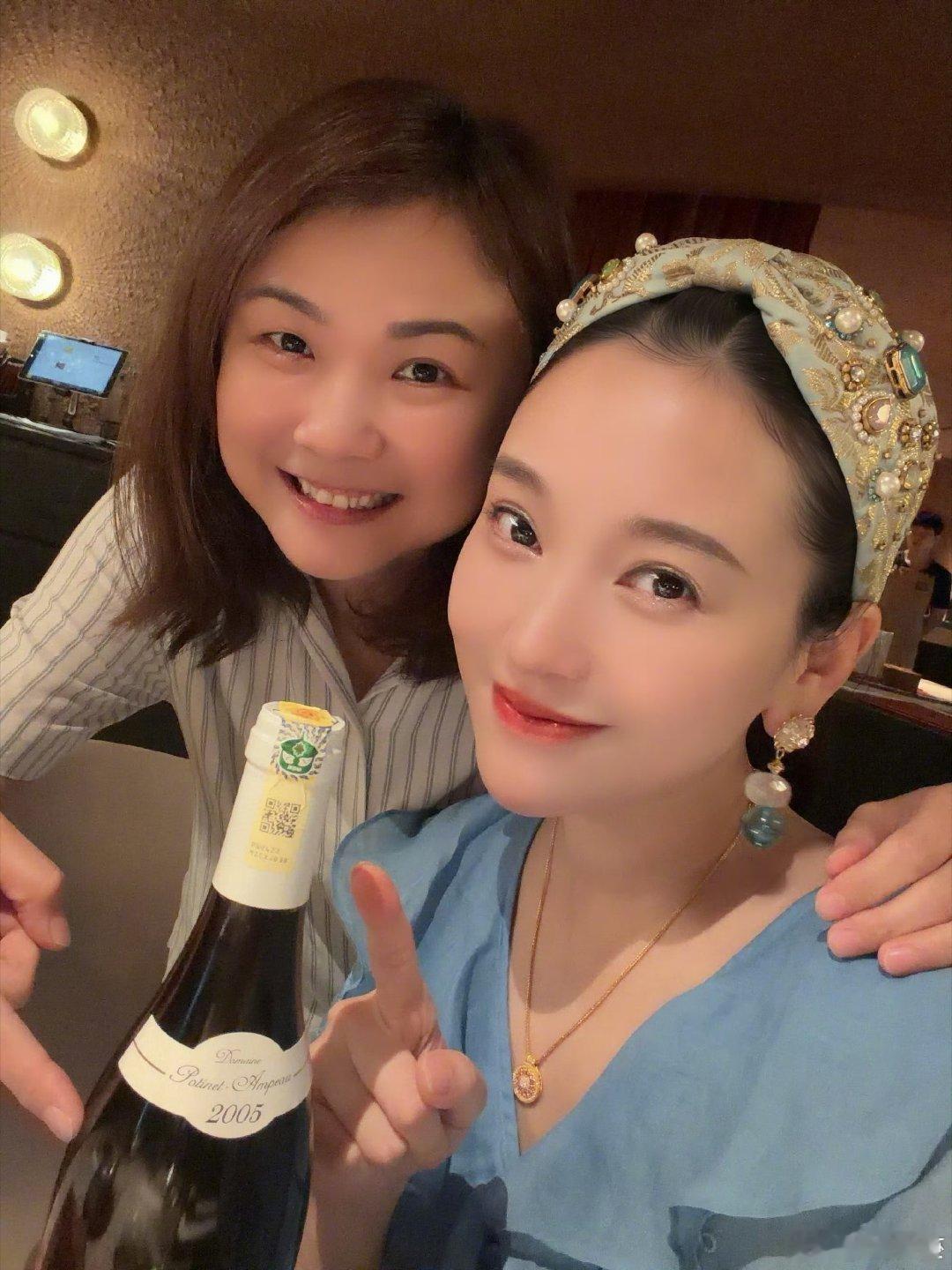 金莎00年的弟弟05年的酒“金莎00年的弟弟05年的酒”是2026年6月热议的娱