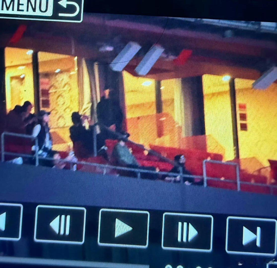 张杰演唱会马嘉祺丁程鑫贺峻霖路透马嘉祺丁程鑫贺峻霖去了张杰演唱会 张杰演唱会马嘉