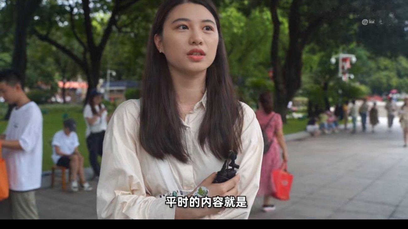 #00后最近都在混什么圈# 00后的孩子很出青春呀，连树圈都有啊，太让90后惊呆