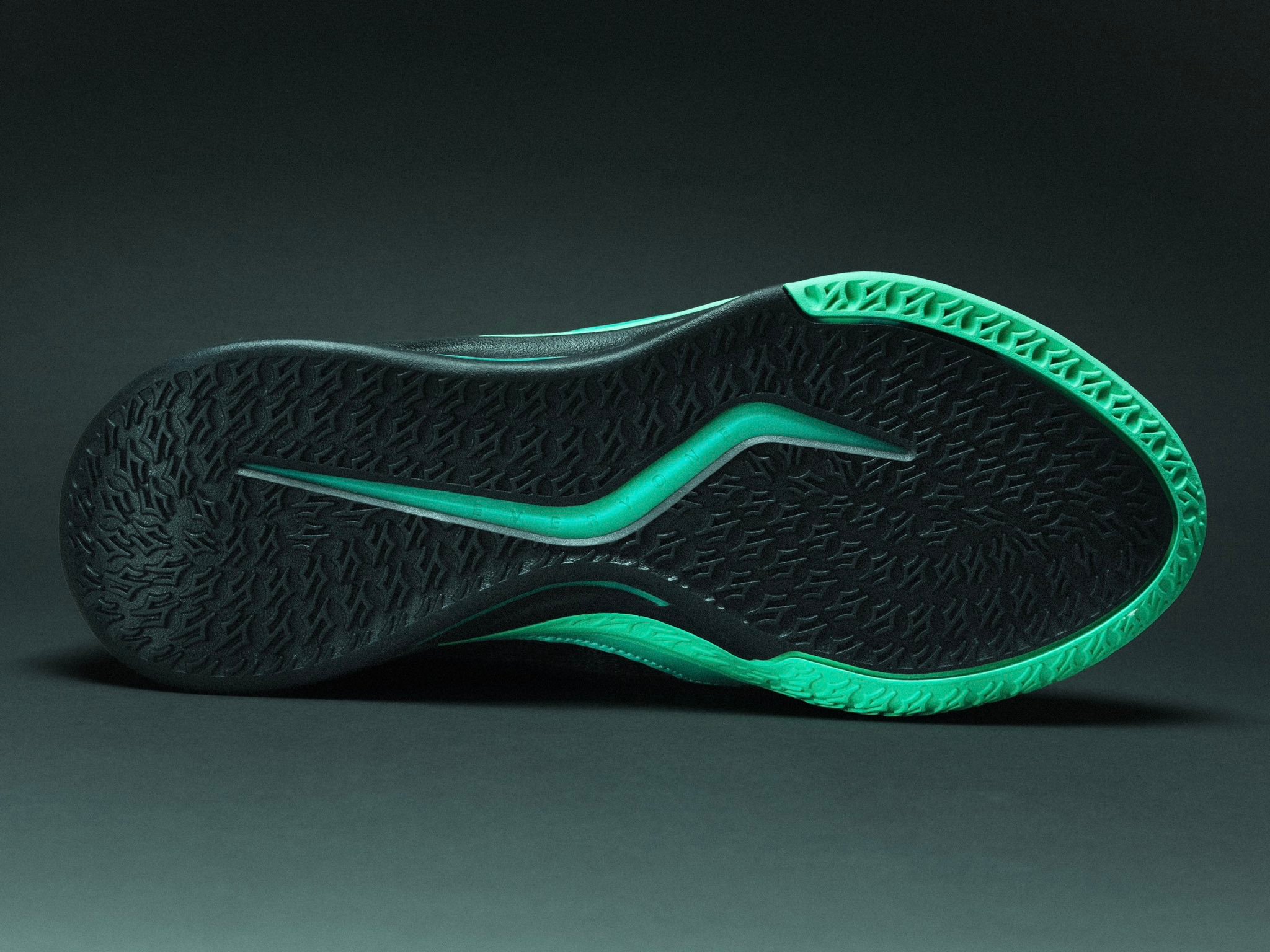 Nike Sabrina 4终于看上去不那么Kobe了