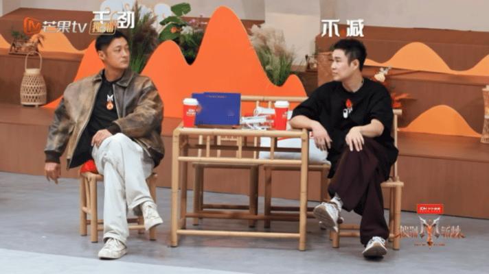 小沈阳余文乐组建百岁天团 今天中午更新的披哥，看到余文乐小沈阳组队我直接瞳孔地震