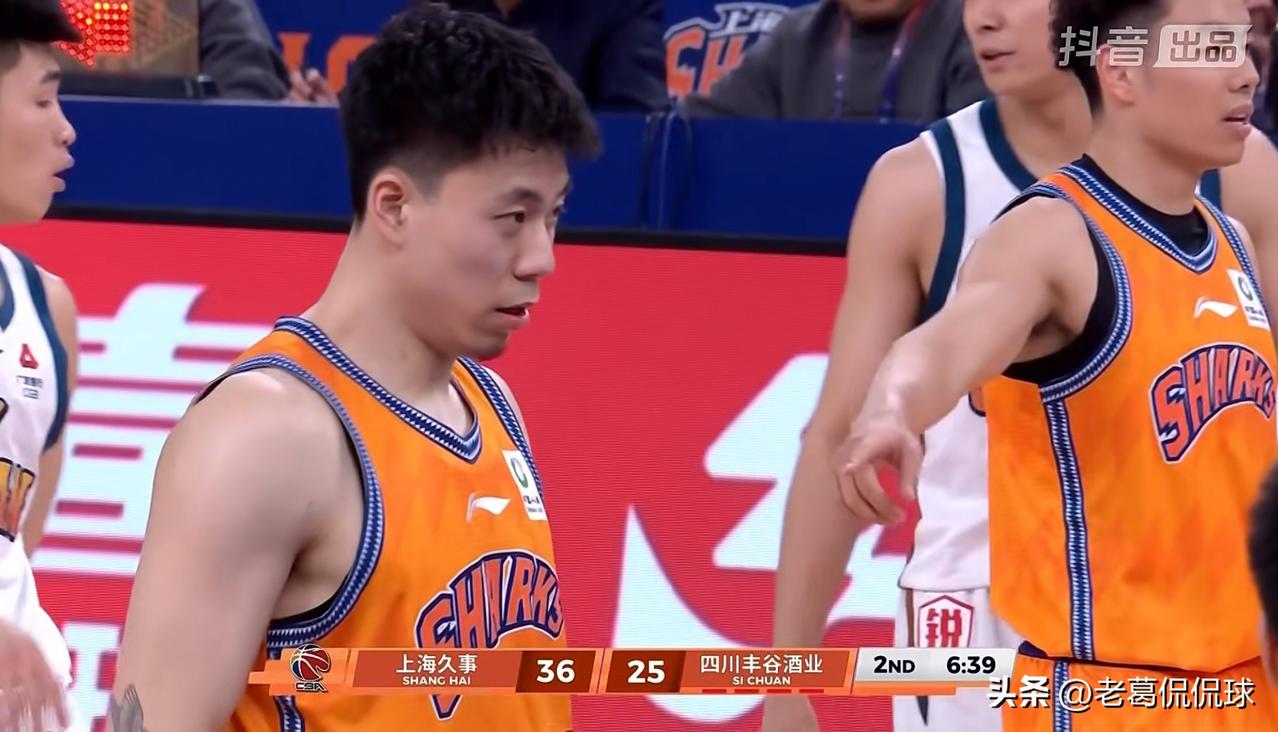 上海久事巨星张镇麟真是彻底的爆发了！在今天上海久事主场迎战四川丰谷酒业的比赛中，