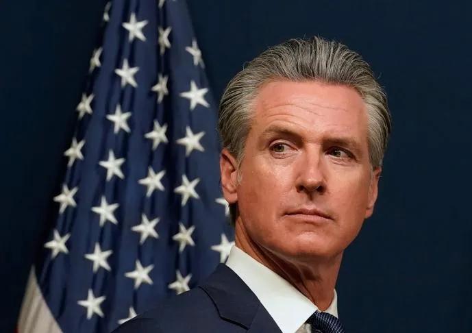 特朗普遇袭，嫌疑人来自加州，州长纽森麻烦大了

2026年4月25日晚，华盛顿希