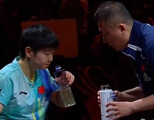 孙颖莎1比3爆冷止步32强！赛前发烧仍上场，世界第一输给第101位