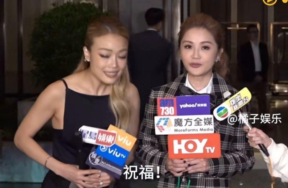 阿Sa祝福陈伟霆港媒依然彪悍，对着阿Sa问陈伟霆生孩子，阿Sa简单回应两个字“祝