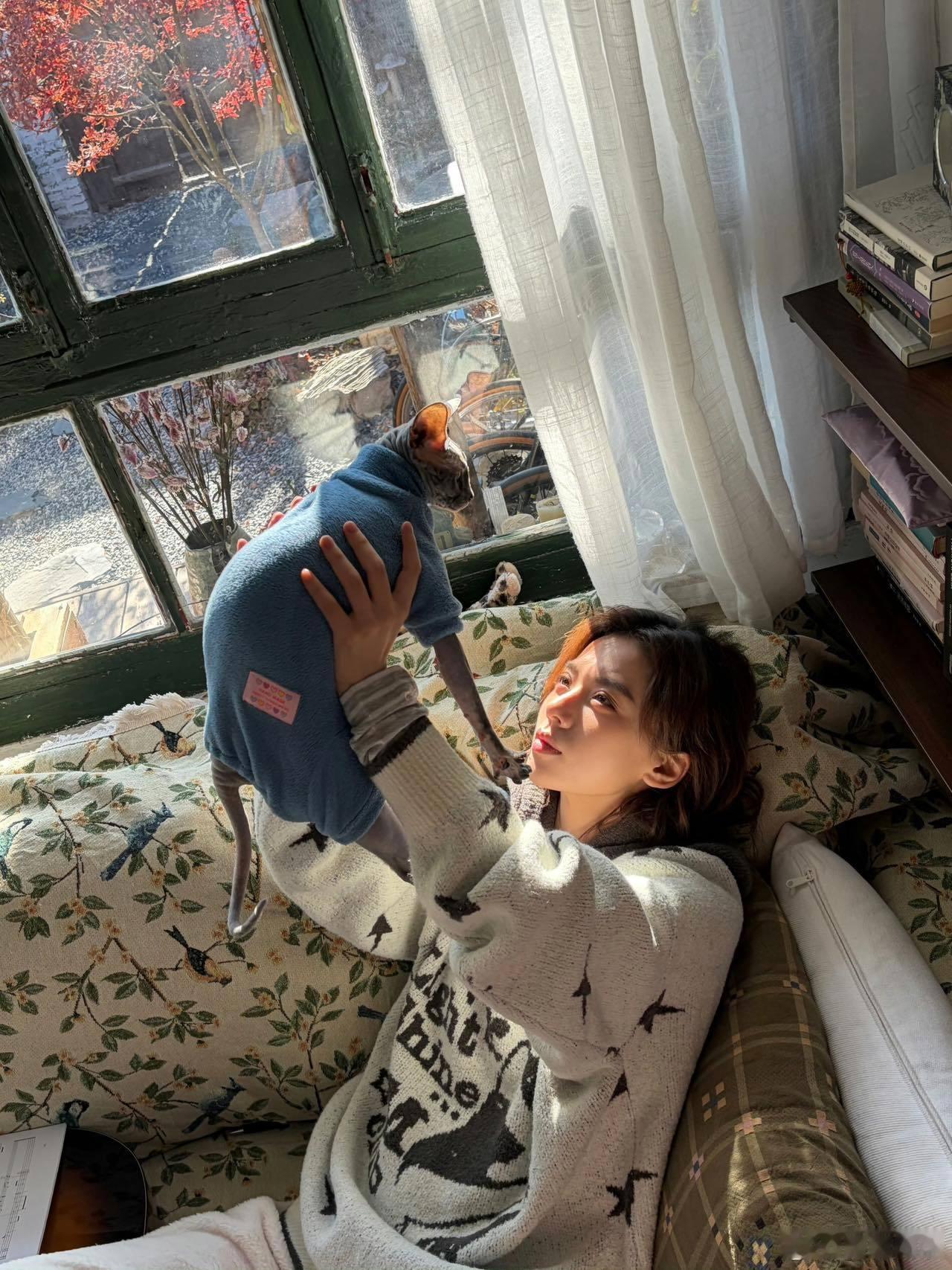 对王晓赟子的反差没有抵抗力 真的会被王晓赟子的反差反复惊艳！在广告拍摄中她专业又