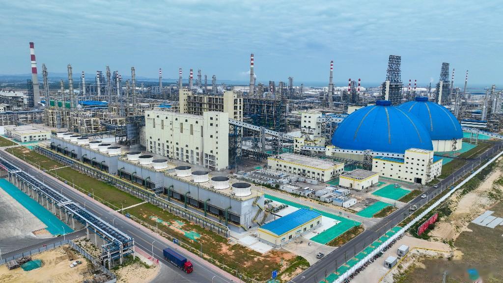 【揭阳：国内首套100%石油焦制氢装置创连续稳定运行新纪录】近日，记者从广东石化