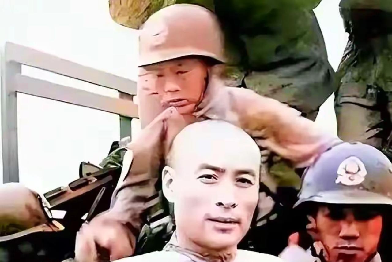 最狠的“打脸”是什么？

你以为抓了个“对立面的人”，
结果人家甩一句：我连你们