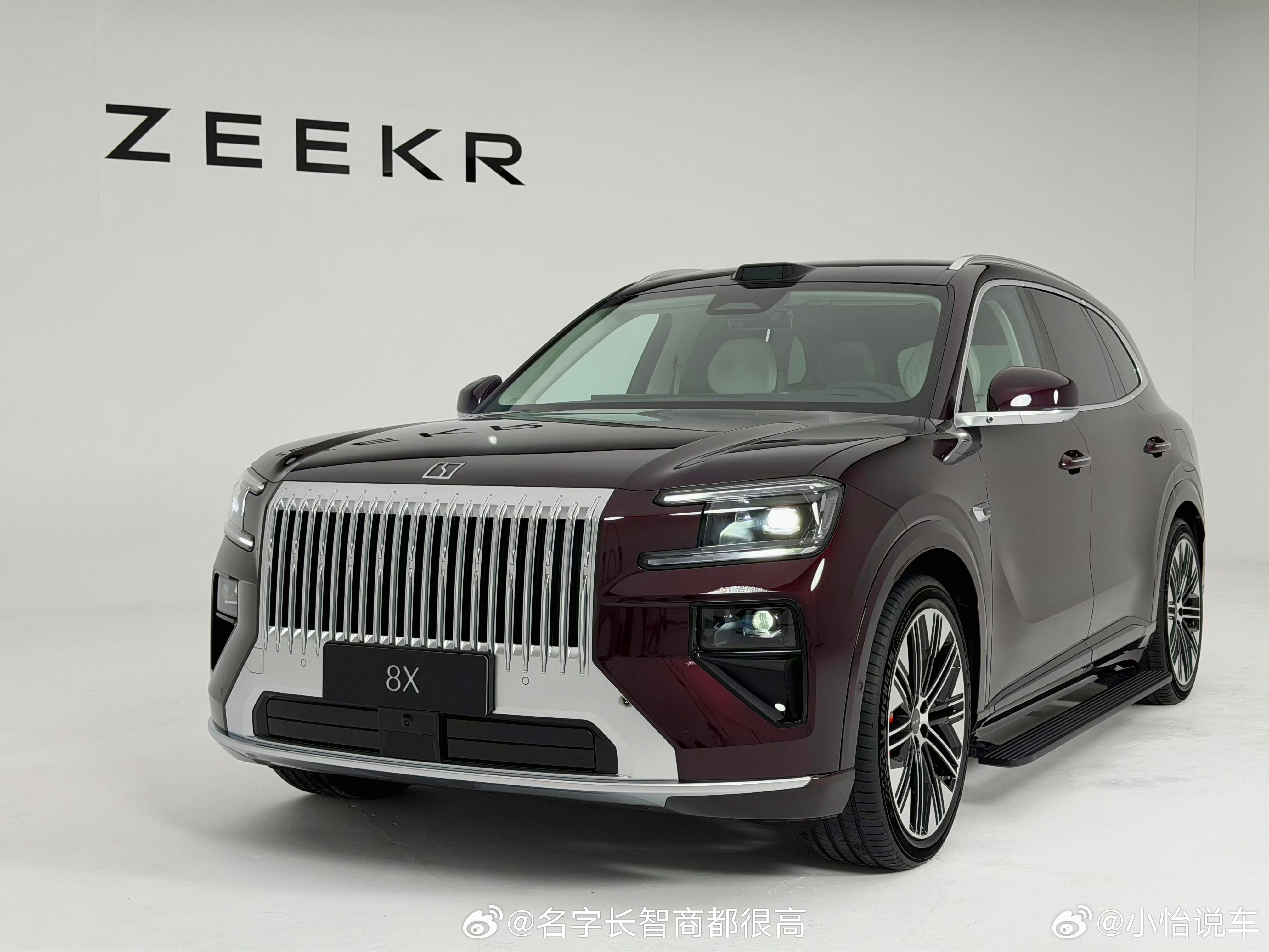 我觉得即将发布的这个极氪8X圆滚滚的造型尤其配上这个酒红色，乍看上去有点昂科威P