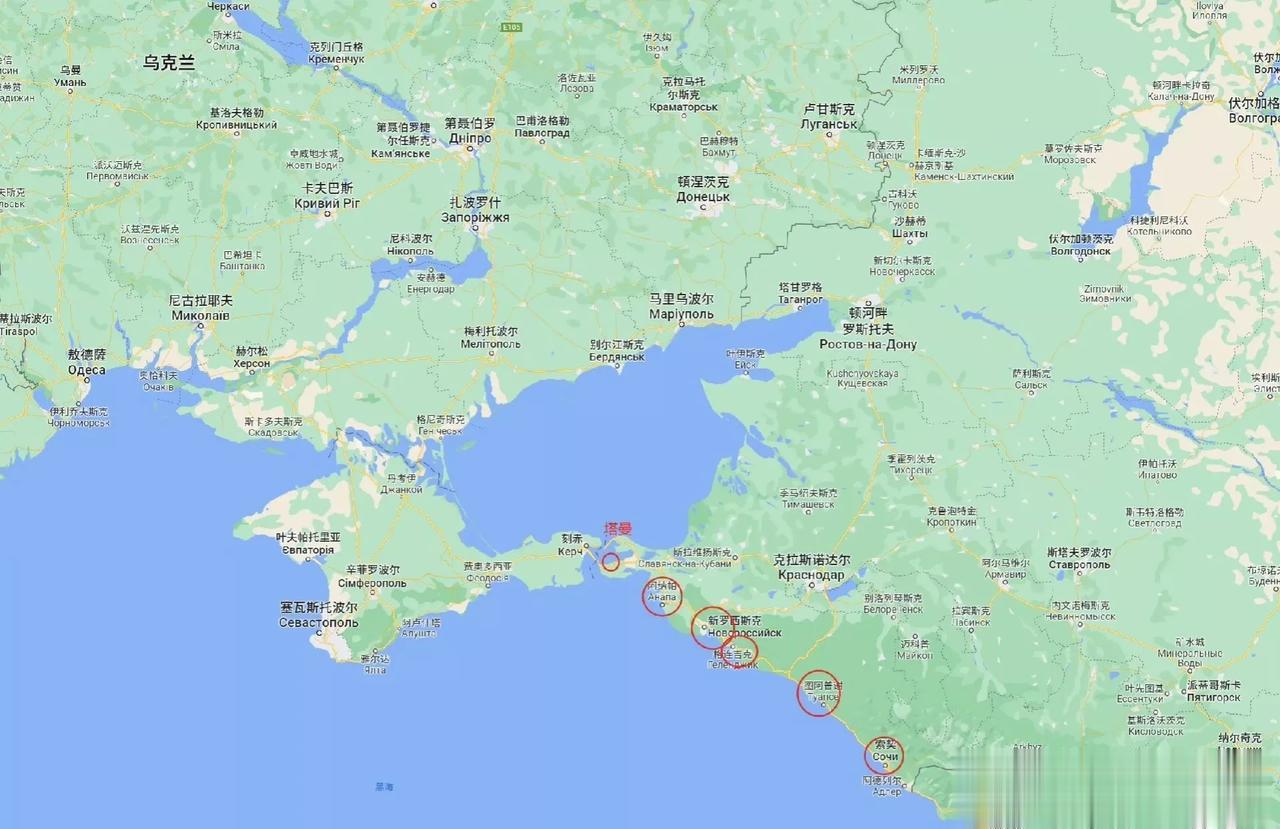 今天乌克兰扬眉吐气，高调宣布在黑海沿岸俄罗斯的六个港口的内外水域实施军事威胁状态