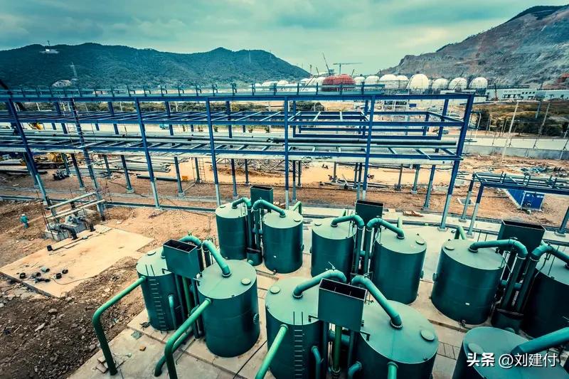 伊朗外长称美袭击海水淡化厂是犯罪 伊朗外长指认美袭击海水淡化厂为犯罪，美国又生事