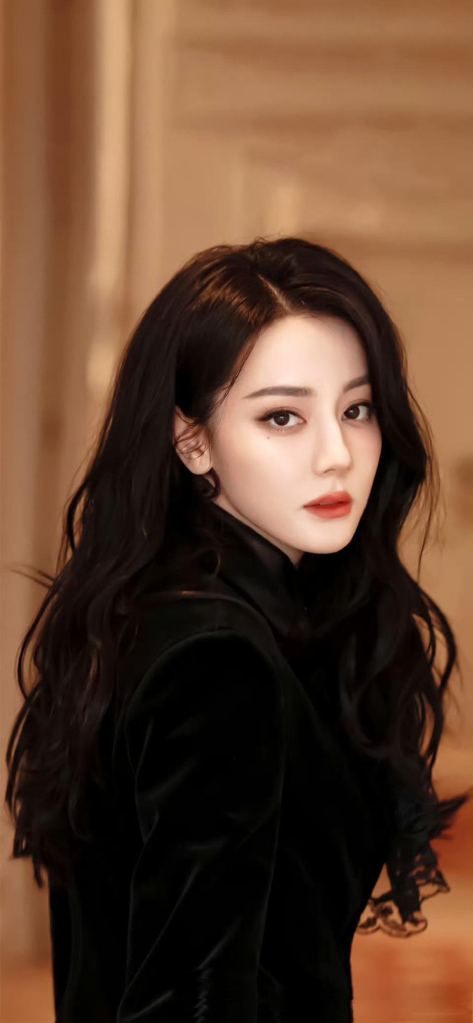 迪丽热巴《虽然不能同时拥有一切》官宣，期待值拉满！

近日，迪丽热巴新剧《虽然不