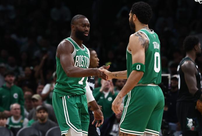 NBA季后赛东部首轮G3，凯尔特人108-100力克76人，系列赛大比分2比1领