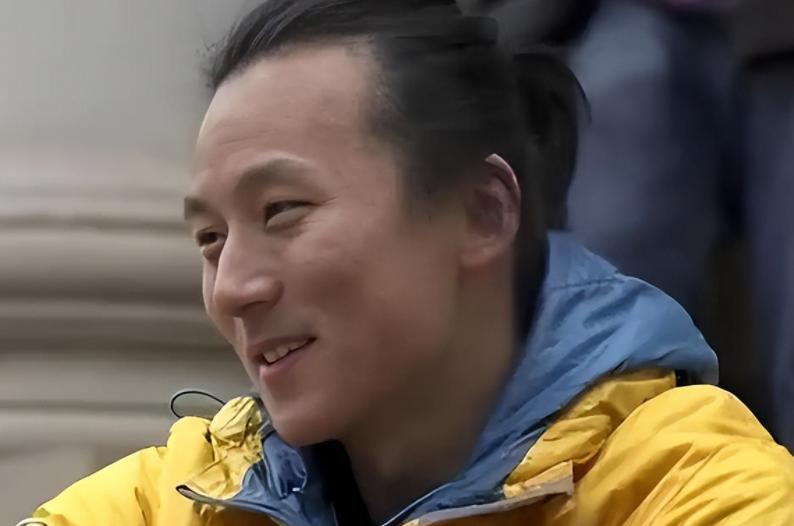 “美国再乱，也比中国强！”很难想象这样倒反天罡的话，出自我国倾心培养的物理天才尹