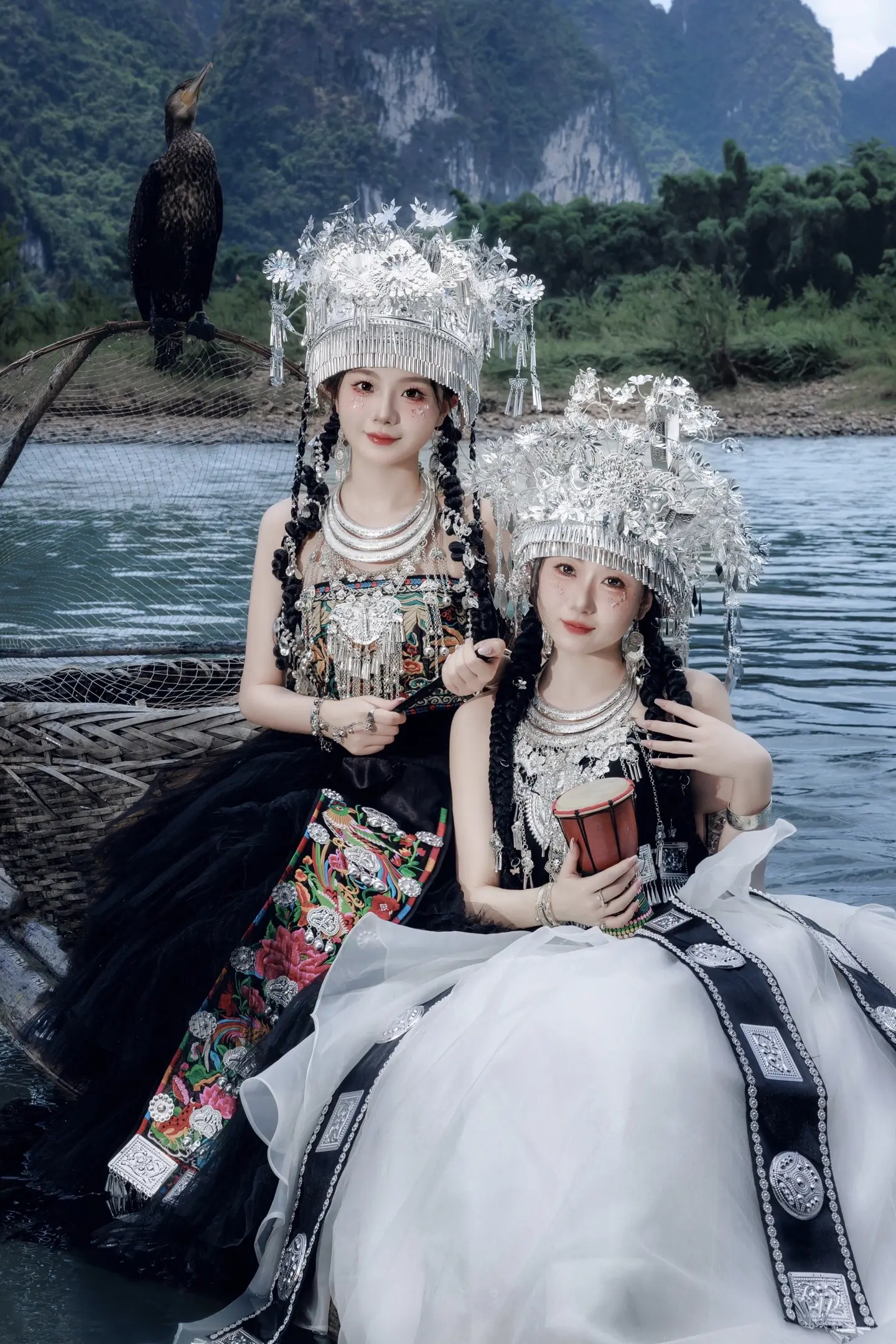 很适合闺蜜一起拍的苗族写真丨阳朔约拍