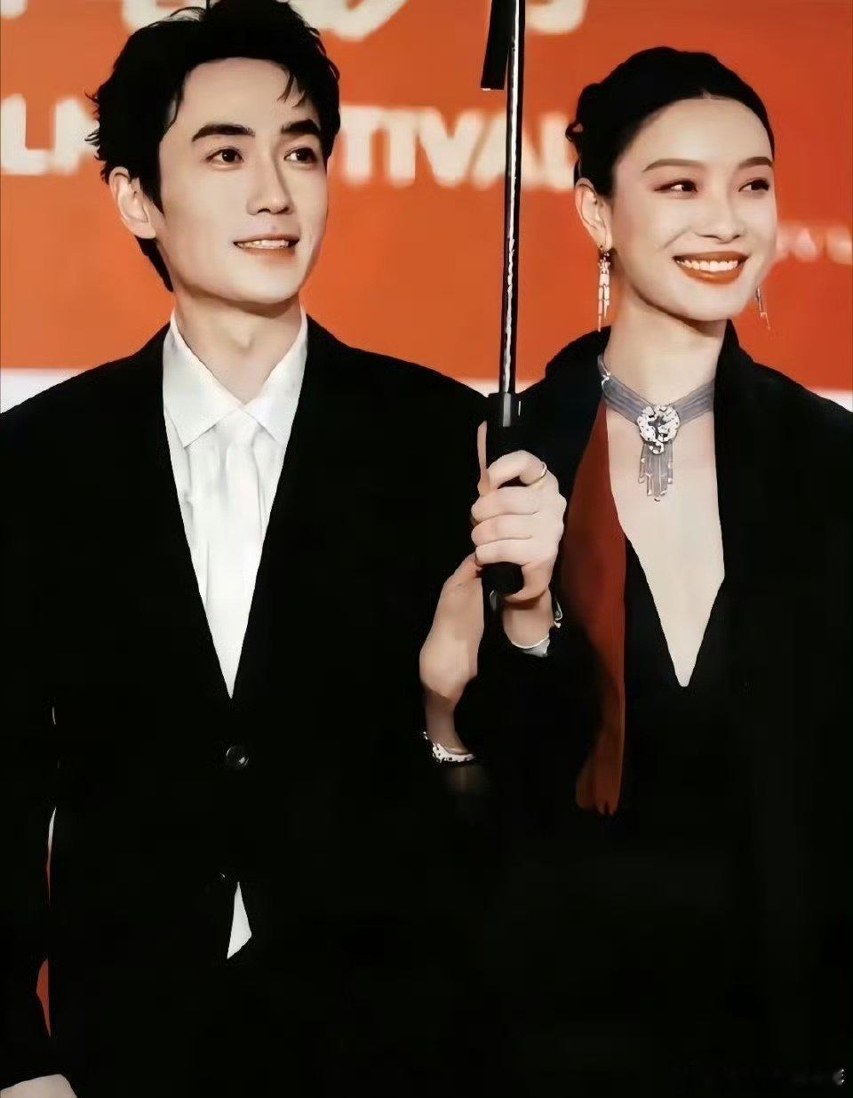 朱一龙倪妮DaddyMommy级别 两个人对视一笑，满是守护感，嗑疯了，很喜欢两