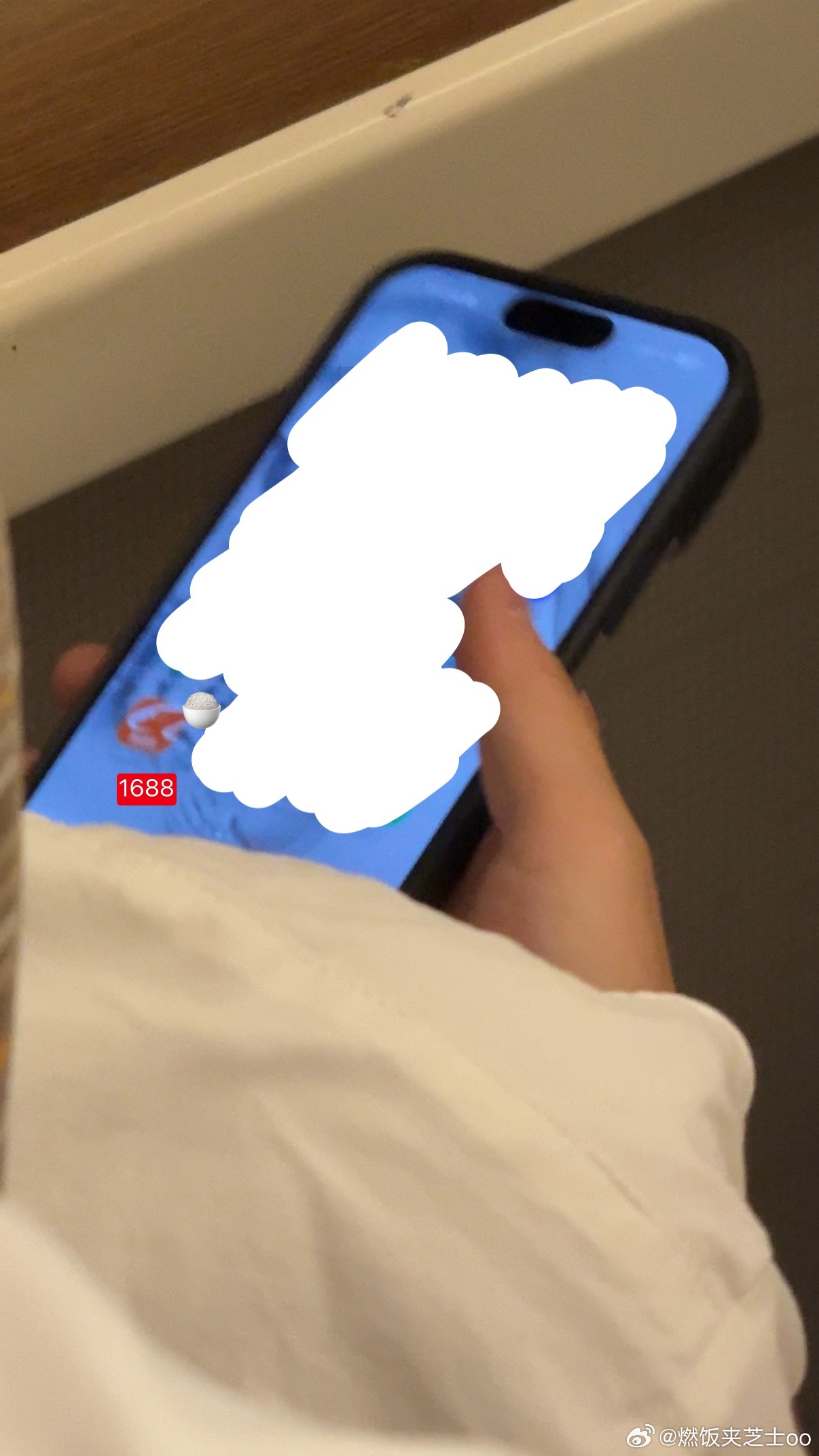 何伟几毛钱的耳钉是在这上面批发的吧 