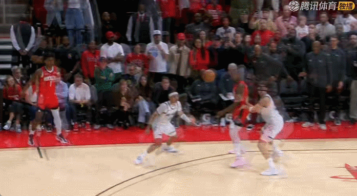 kd申京交叉，给了申京在篮下单打艾萨克的机会。申京接球直接转身勾手，篮球几乎是蹭