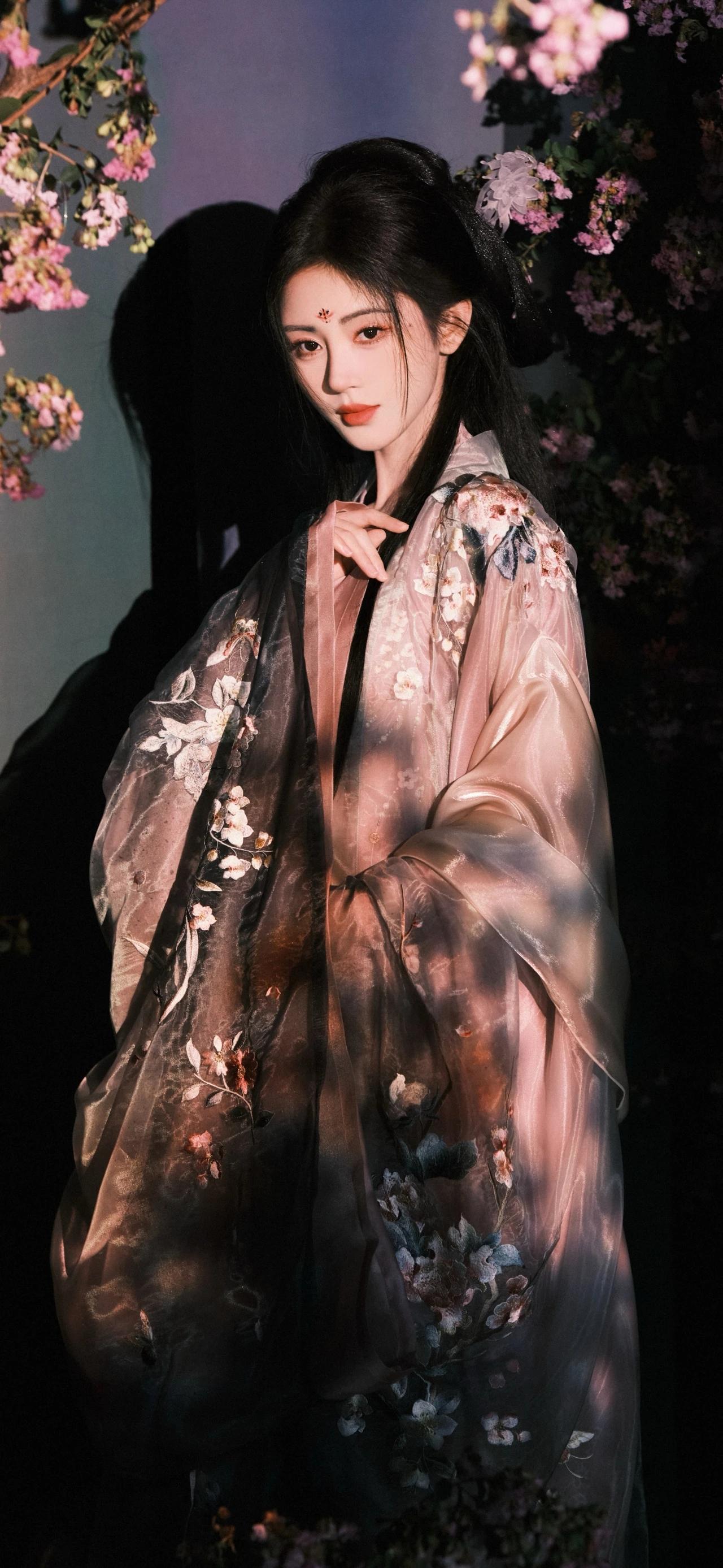 鞠婧祎。  古装限定