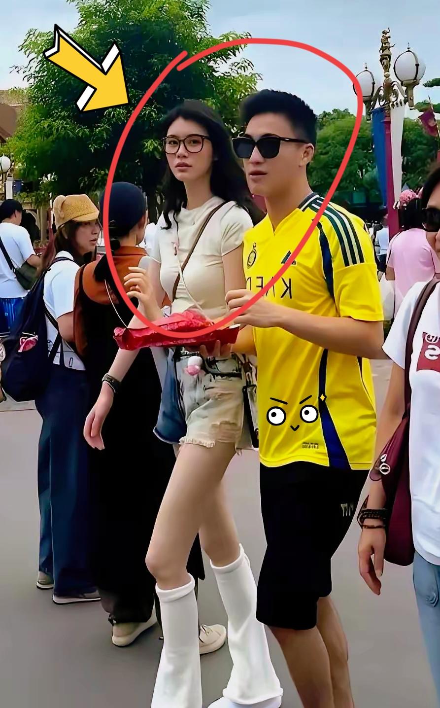 奚梦瑶的命，确实好
上海小姑娘，家里就她一个。爸做外贸，妈当老师。

真是天生好