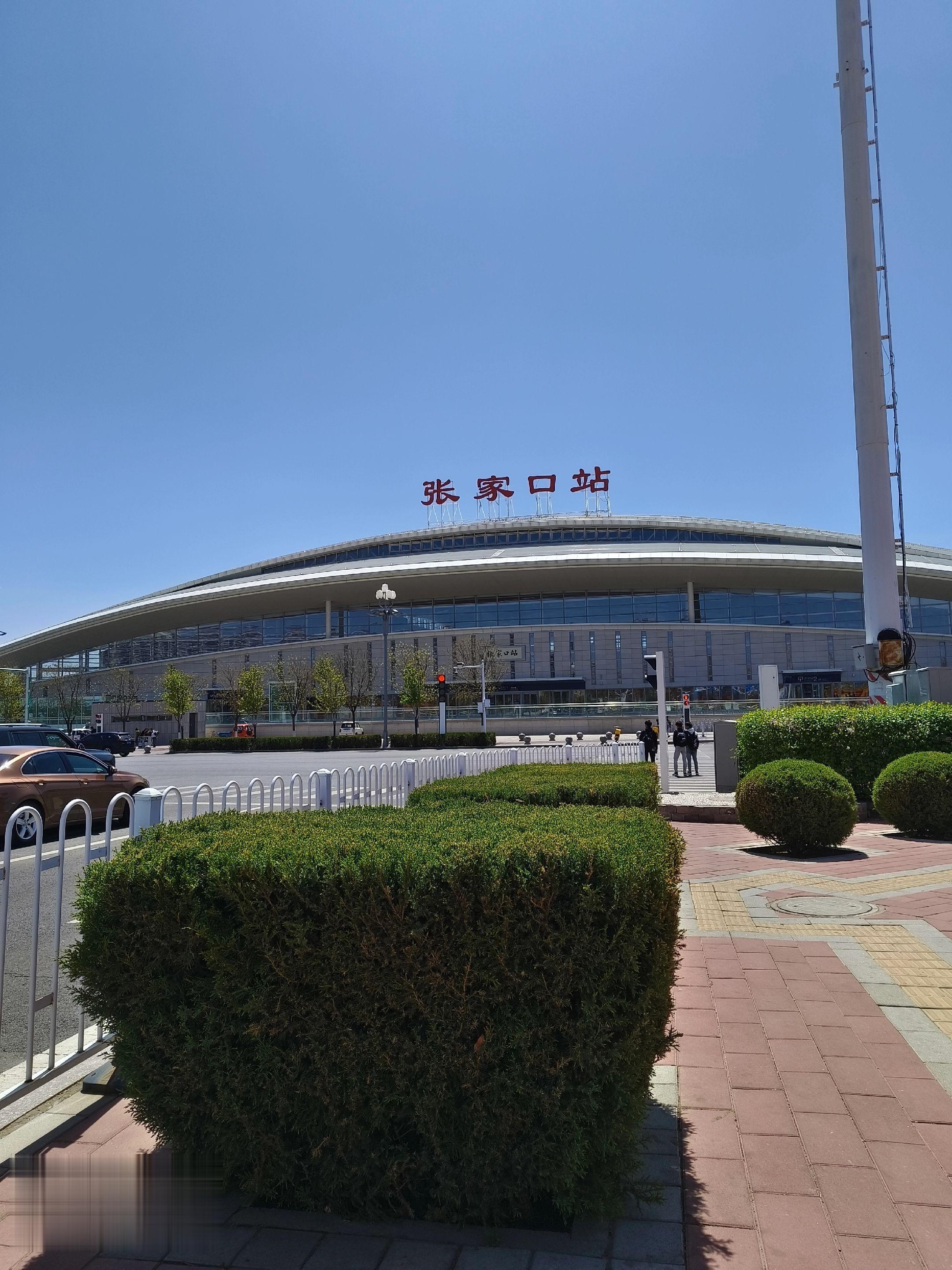 每个人都有心事 很重、 重到不想说…