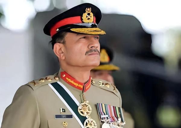 中巴战术深度融合显神威 巴铁反恐大捷重塑地区安全新态势
 
2026年2月1日深