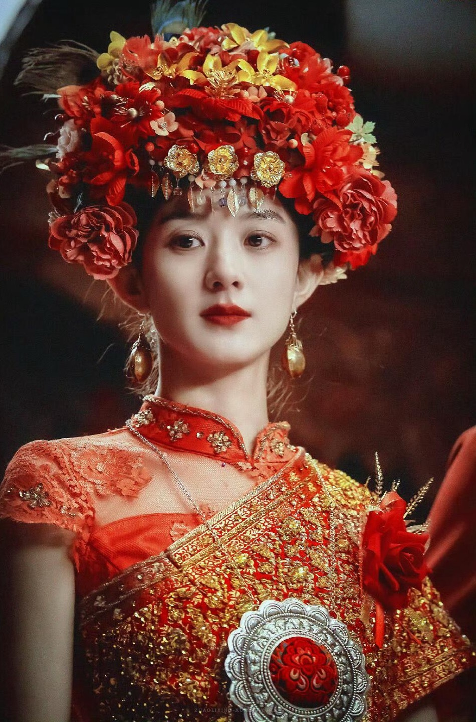 一场与簪花的邂逅，明明没有刻意装扮，却美成一幅画，赵丽颖，今生簪花，世世漂亮！ 