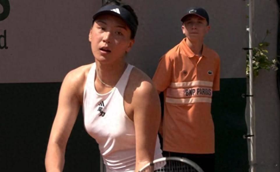 五度挥霍赛点仍能死里逃生！王欣瑜法网首秀跌宕2小时，解锁大满贯20胜，中国红土一