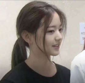 十四岁的张元英十四岁的张元英就已经美的不像话了~ ​​​