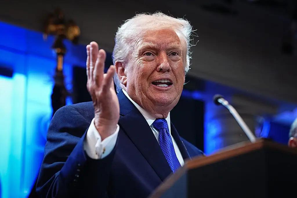 一场军事反抗正在酝酿之中……
美国退役陆军中将，前驻欧洲陆军司令马克·赫特林（M