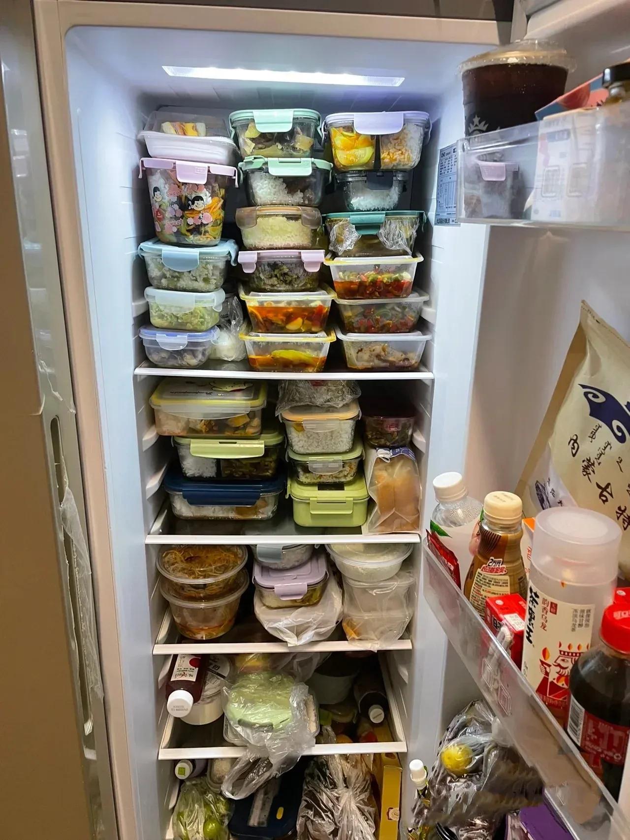 朋友坚持带饭上班，月薪4千，5年存了20多万，要买房了！

我一个好姐妹，从小就