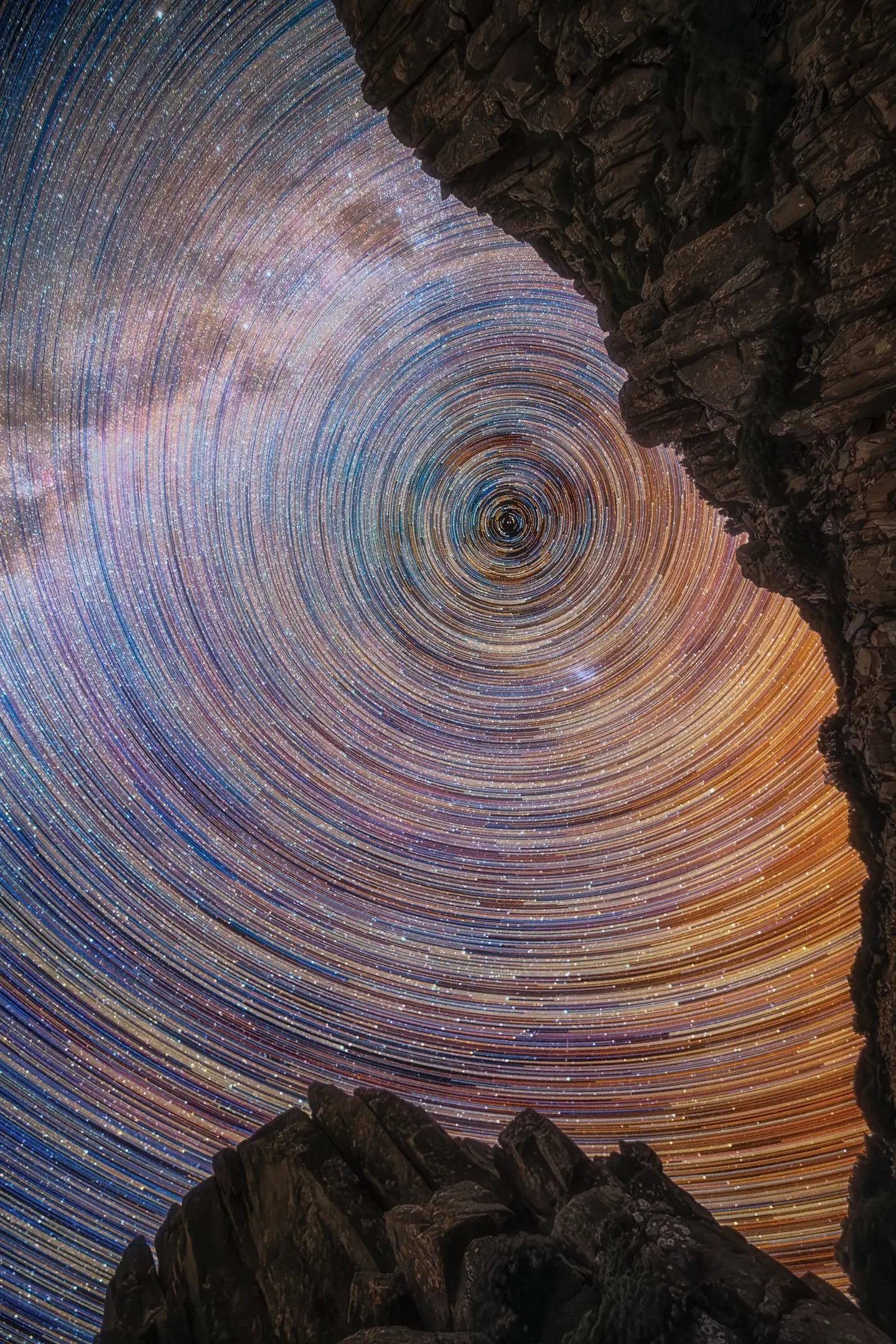 叠加400多张星空，我看到上帝的凝视之眼。来自上帝的凝视之眼，400多...