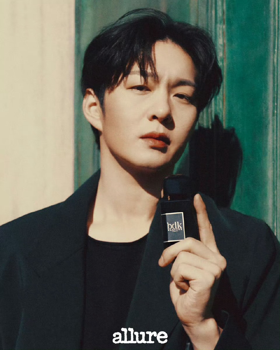 李昌燮 Allure Korea Photobook 封面摄影: Kim Sun