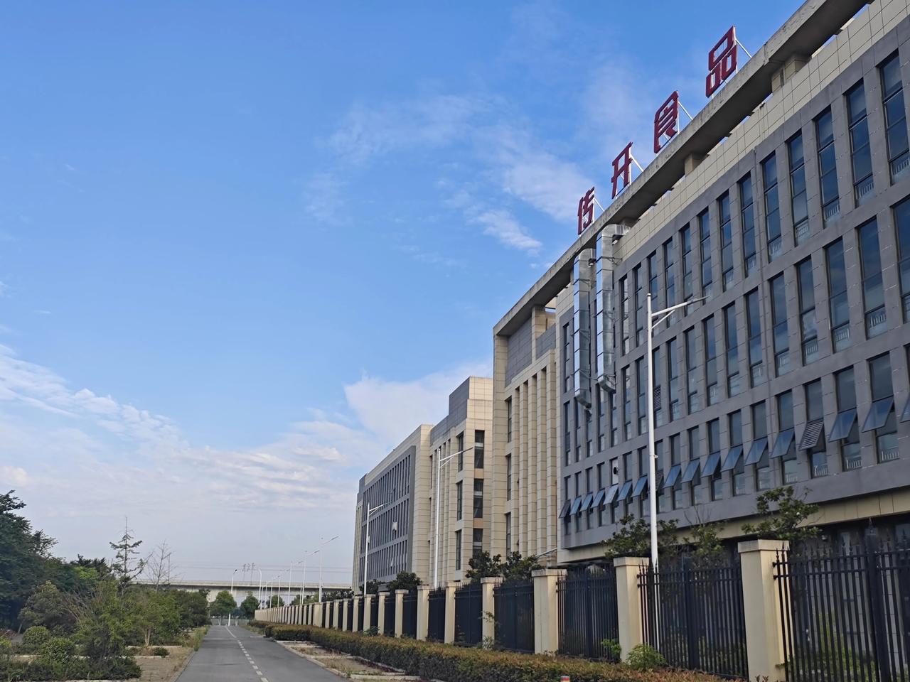 中小学教师退休时养老金(含职业年金)和在职到手工资，哪个高一些？ 多数情况退休后