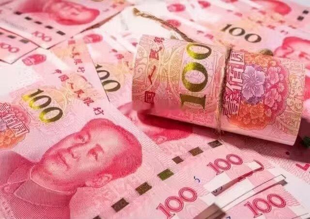 心情差到只有天上掉人民币才能缓解 