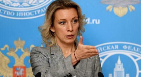 简直离谱，俄媒记者挂着媒体标识正常采访，以军战机直接发射导弹，俄方当场就放了狠话